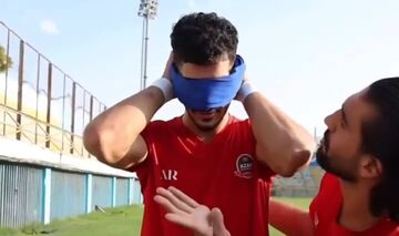 ویدیو| چالش متفاوت باشگاه لیگ برتری/ عبور از موانع با چشم بسته!