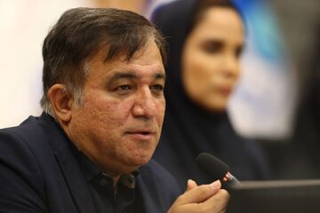 ویدیو| افشاگری تاجرنیا: استفاده از ۳ بازیکن آزاد صراحت ندارد/ نباید به هوادار امید واهی داد