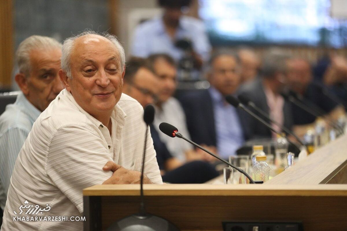 لیگ ۱۸ تیمی و پنجره بسته کار دست استقلال میدهند/ سهراب برای لیگ نخبگان بازیکن بزرگ لازم دارد