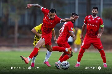 پوستر پرسپولیس برای بازی با شمس آذر با تصویر آراز احمدزاده +عکس