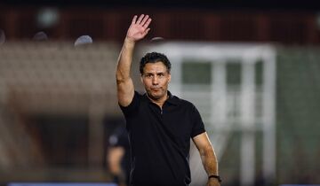 جشن تولد سرمربی و اسطوره پرسپولیس +عکس