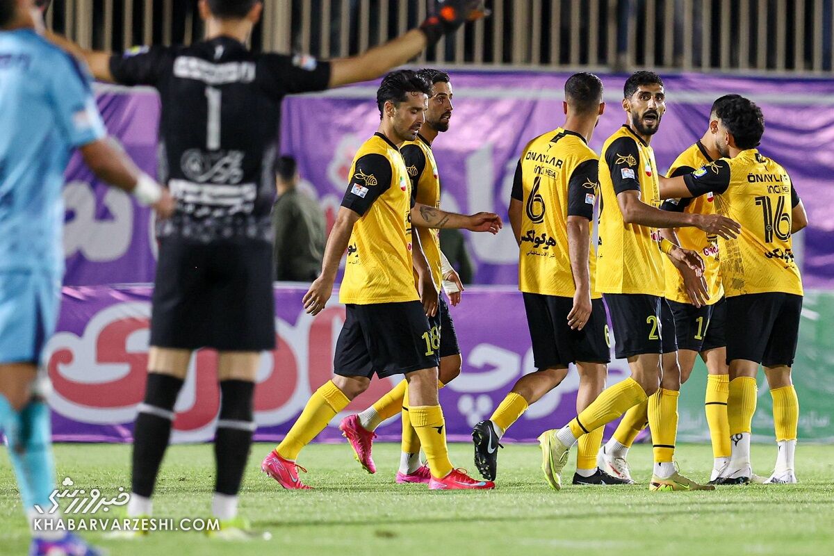 پوستر بازی