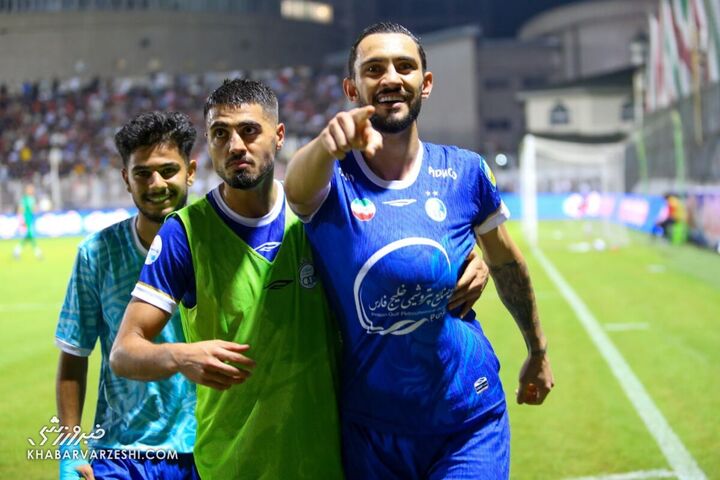 شادی گل محمدرضا آزادی؛ نساجی - استقلال