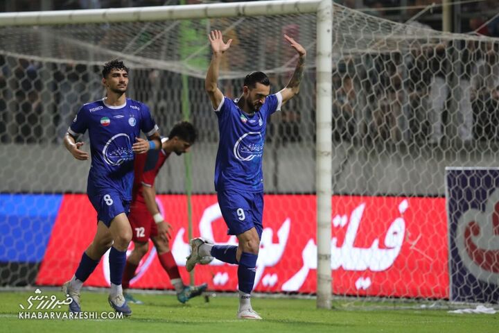 شادی گل محمدرضا آزادی؛ نساجی - استقلال