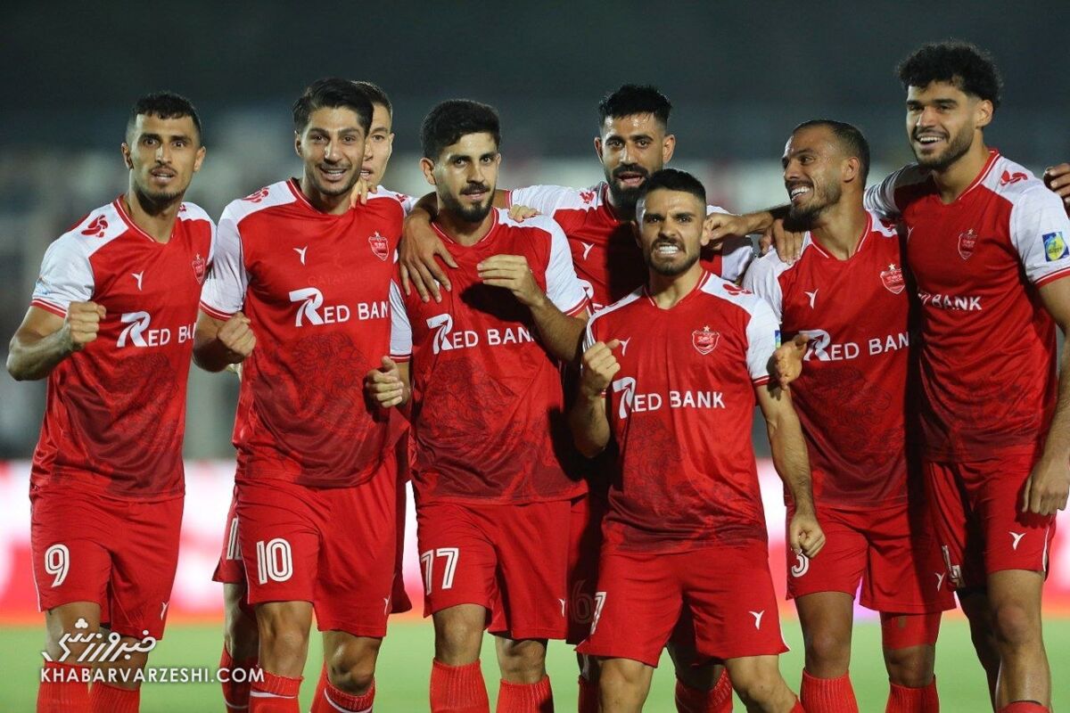 پرسپولیس ۴ - استقلال خوزستان ۱/ صدر جدول با گلباران آبیها، قرمز شد