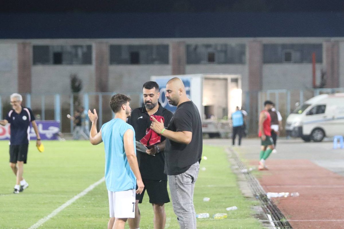 پشت این پیراهن، یک شهر نفس میکشد...