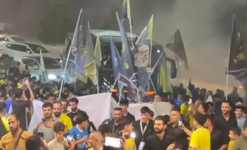 ویدیو| استقبال فوق‌العاده از تیم یحیی گل‌محمدی در عراق پیش از بازی با تیم علیمنصور