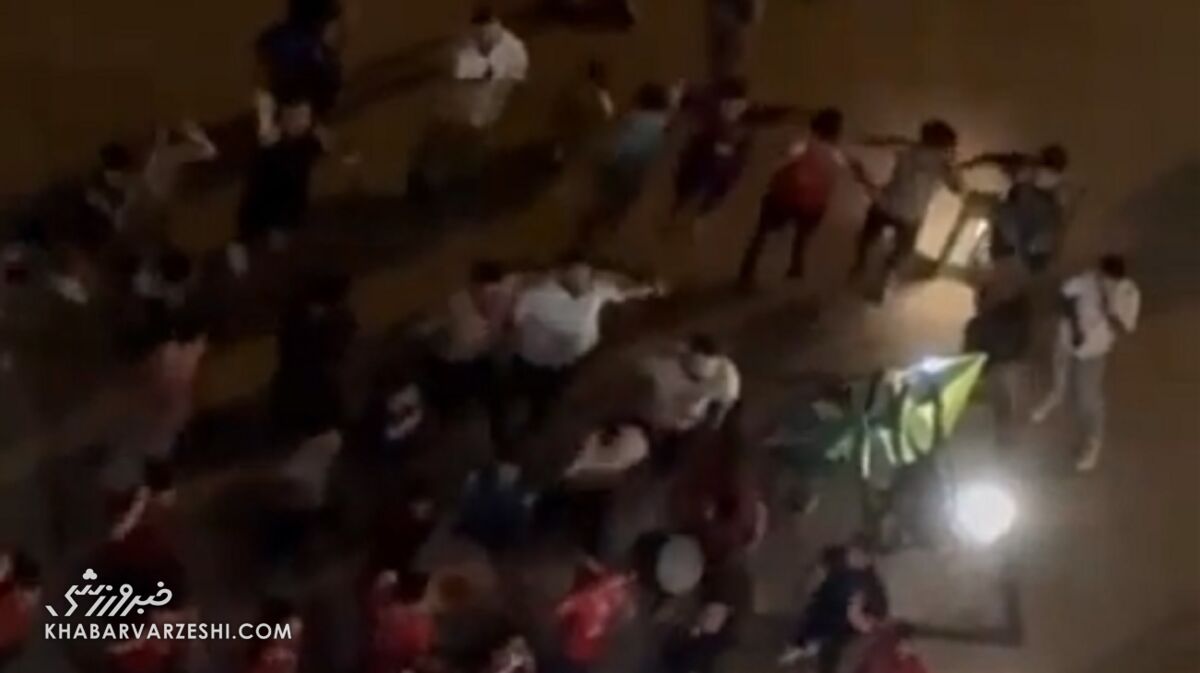 هواداران تراکتور با سر و صدا مانع استراحت پرسپولیسیها شدند