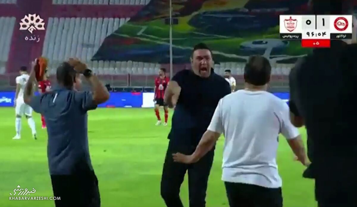 شادی بیحد نکونام پس از پیروزی تراکتور مقابل پرسپولیس