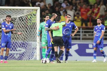 خطر از بیخ گوش عارف و استقلال گذشت!