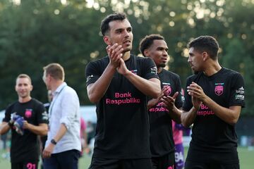 اولین تیم صورتی‌پوش لیگ قهرمانان اروپا؛ چرا این رنگ را انتخاب کردند؟