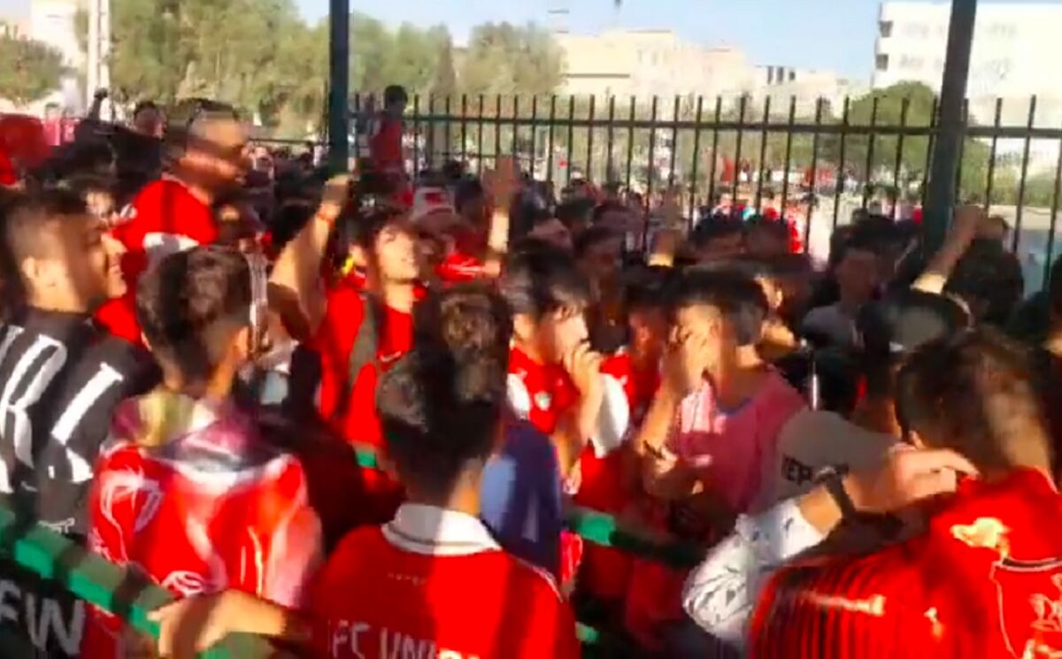 شعار هواداران پرسپولیس به تارتار درباره اورونوف