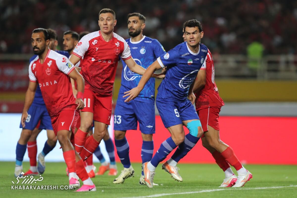 پرسپولیس به استقلال باخت چون باید میبرد/ سقف مساوی و باخت تارتار پر شده و هواداران صبور نیستند
