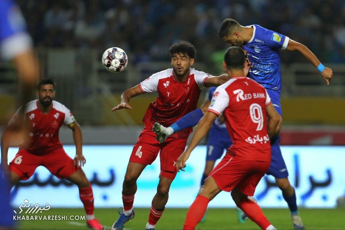 این پرسپولیس به زودی از تراکتور رد می‌شود و در صدر می‌ایستد/ استقلال در جدول عقب افتاد چون دو بار باخته است