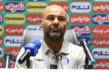 ویدیو| بختیاری‌زاده: کاپیتان دوم استقلال بداند روزی حجازی و پورحیدری این بازوبند را می‌بستند!