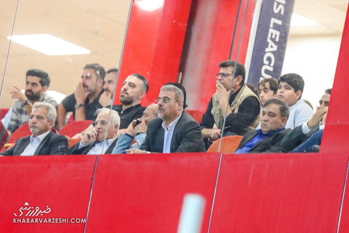 حیف و میل شدن چند صد هزار دلاری در استقلال؛ چرا هیچکس جلوی فرد متخلف را نمی‌گیرد؟!
