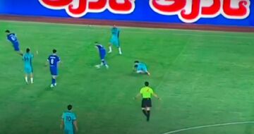 ویدیو| اعتراض پیکان به داوری بازی با استقلال: تمام این صحنه‌ها از نظرش خطا نبود!