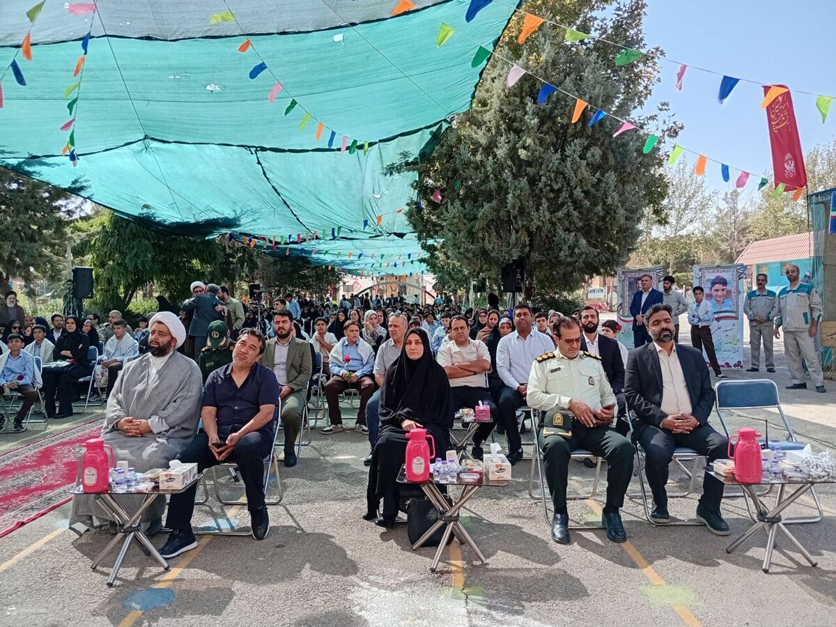 خداداد عزیزی در مراسم استقبال از مهر