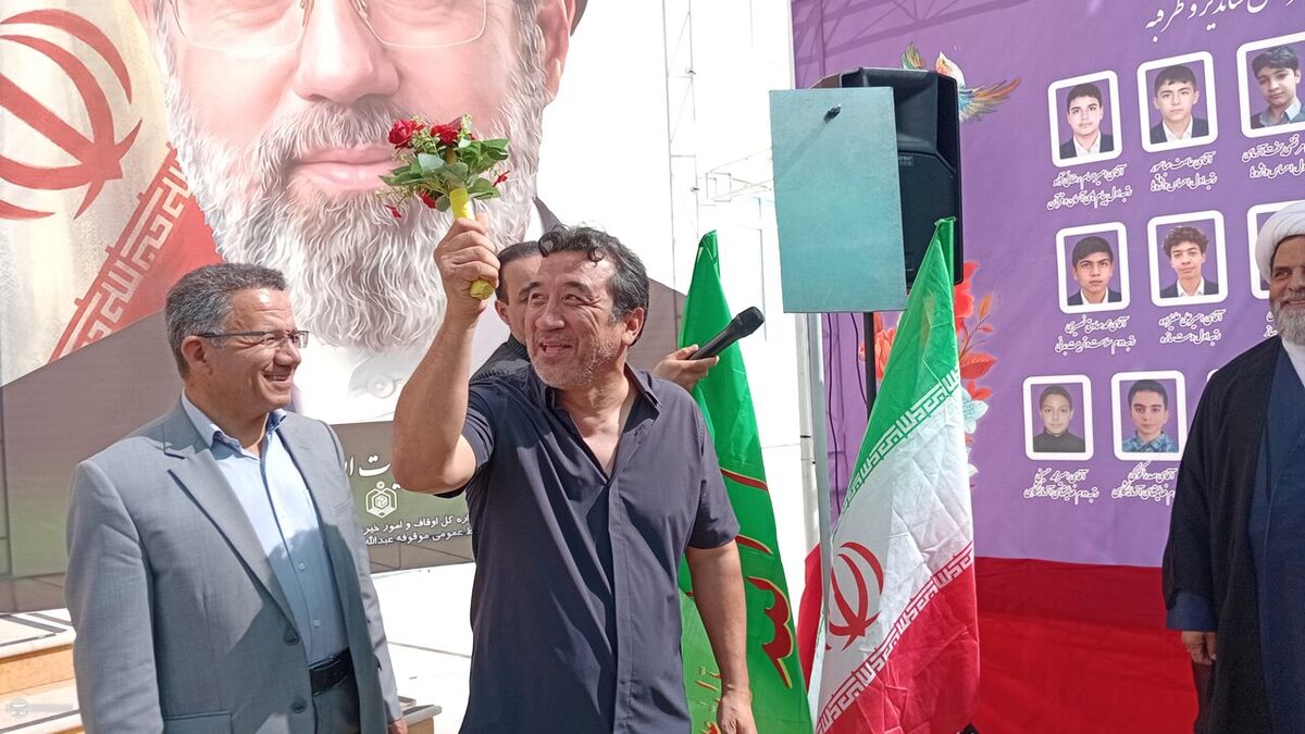 خداداد عزیزی در مراسم استقبال از مهر