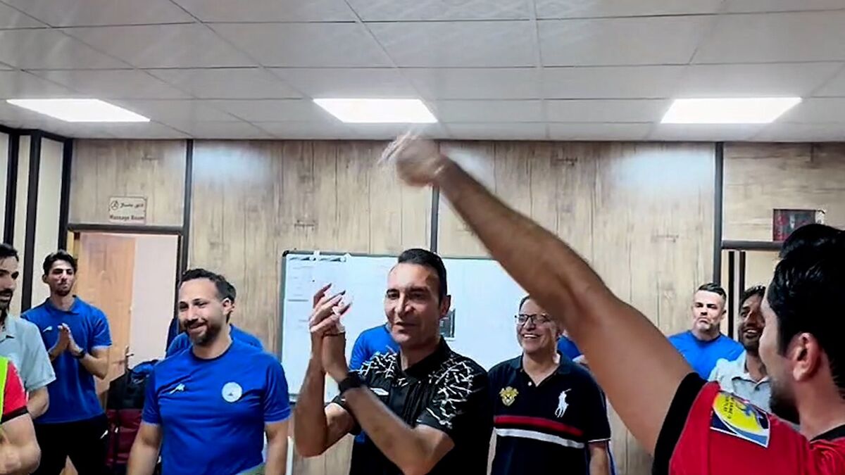 جشن تولد ۵۰ سالگی عنایتی در تیم پالایش نفت بندرعباس