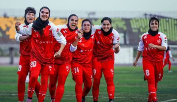 پرسپولیس ۴ - ملوان ۰/ جشنواره گل سرخ‌ها در رشت