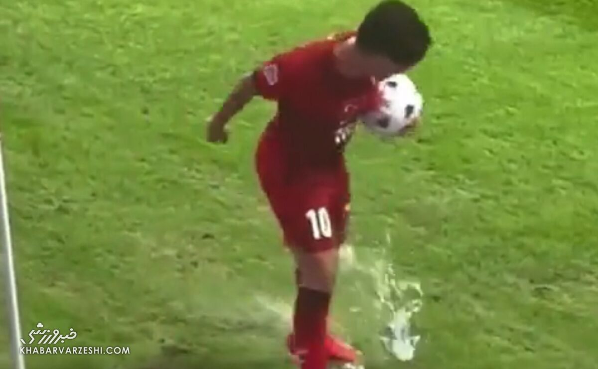 درخواست آب آردا گولر از هواداران در میانه بازی