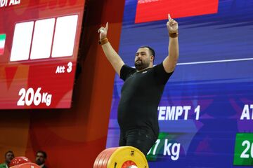 قهرمان ناگویا: چند ماه پیش به فکر خداحافظی بودم/ داوران نامهربانی کردند