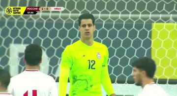 ویدیو| واکنش‌های تماشایی نیازمند در دیدار ایران و روسیه؛ قلعه‌نویی را از فاجعه نجات داد!