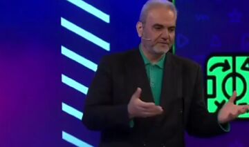 ویدیو| جواد خیابانی به تلویزیون برگشت: هرکسی کو دور ماند از اصل خویش، باز جوید ...