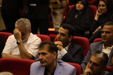 چت‌جی‌پی‌تی هم بررسی کرد/ حق استقلال است که قهرمان اعلام شود