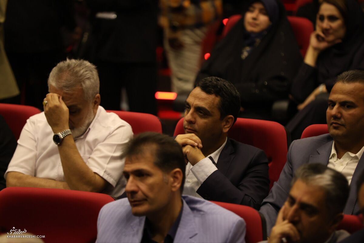 چت‌جی‌پی‌تی هم بررسی کرد/ حق استقلال است که قهرمان اعلام شود