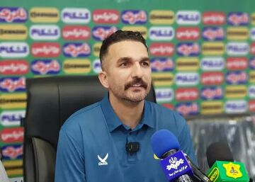 سرمربی صنعت نفت: پرسپولیس با اختلاف بهترین تیم فوتبال ایران است
