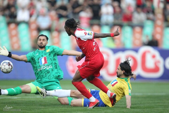 گل تیوی بیفوما؛ پرسپولیس - صنعت نفت