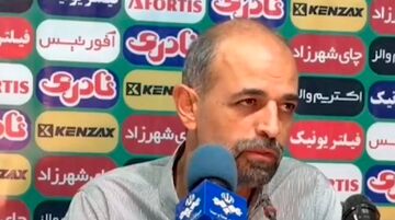 ویدیو| واکنش جالب نویدکیا به سوال خبرنگار نوجوان پس از دربی اصفهان/ پول توش نیست؟!