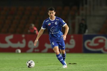 جدایی موقت رستم آشورماتوف از استقلال