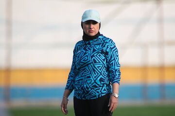 سرمربی استقلال از همه دعوت کرد: به تماشای دربی زنان بیایید +عکس