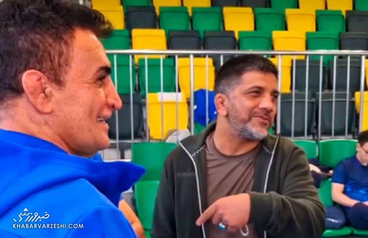 ویدیو| دیدار علیرضا دبیر و محمد بنا، سرمربی آذربایجان: هرجا باشد در قلب ماست/ یک ایران دوستش دارند!