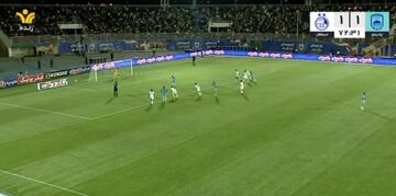 ویدیو| اتفاق عجیب و غریب در دیدار چادرملو - استقلال/ VAR پنالتی گرفت، گل شد و سرانجام رد شد!