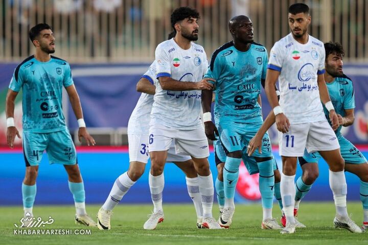 چادرملو - استقلال