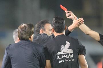 مقایسه رفتار خلیلی و تارتار بعد از باخت پرسپولیس؛ شما کار خودت را درست انجام بده، چکار به داوری داری؟!