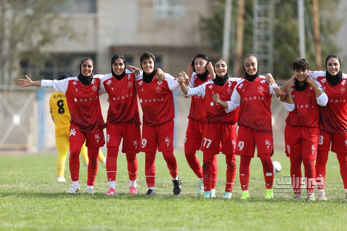 زنان پرسپولیس