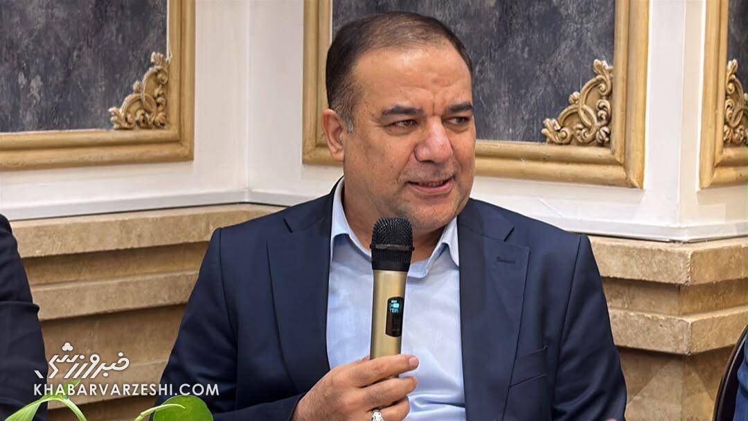 دیدار استقلالیها با مدیرعامل جدید/ متدین پای صحبت پیشکسوتان نشست +عکس
