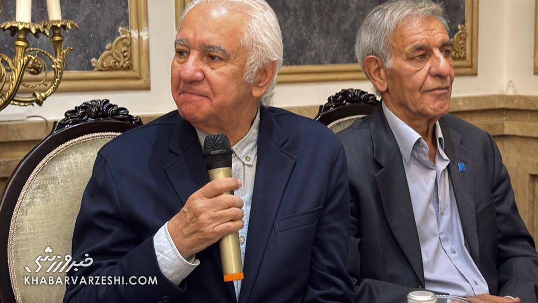 دیدار استقلالیها با مدیرعامل جدید/ متدین پای صحبت پیشکسوتان نشست +عکس