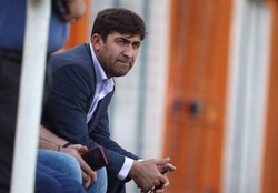 با بازیکن 300 میلیونی ما ۲/۵ میلیارد قرارداد بسته‌اند!