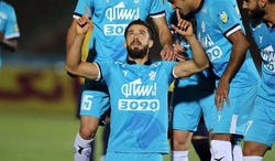 دایی مهاجم جدید استقلال را می‌خواست