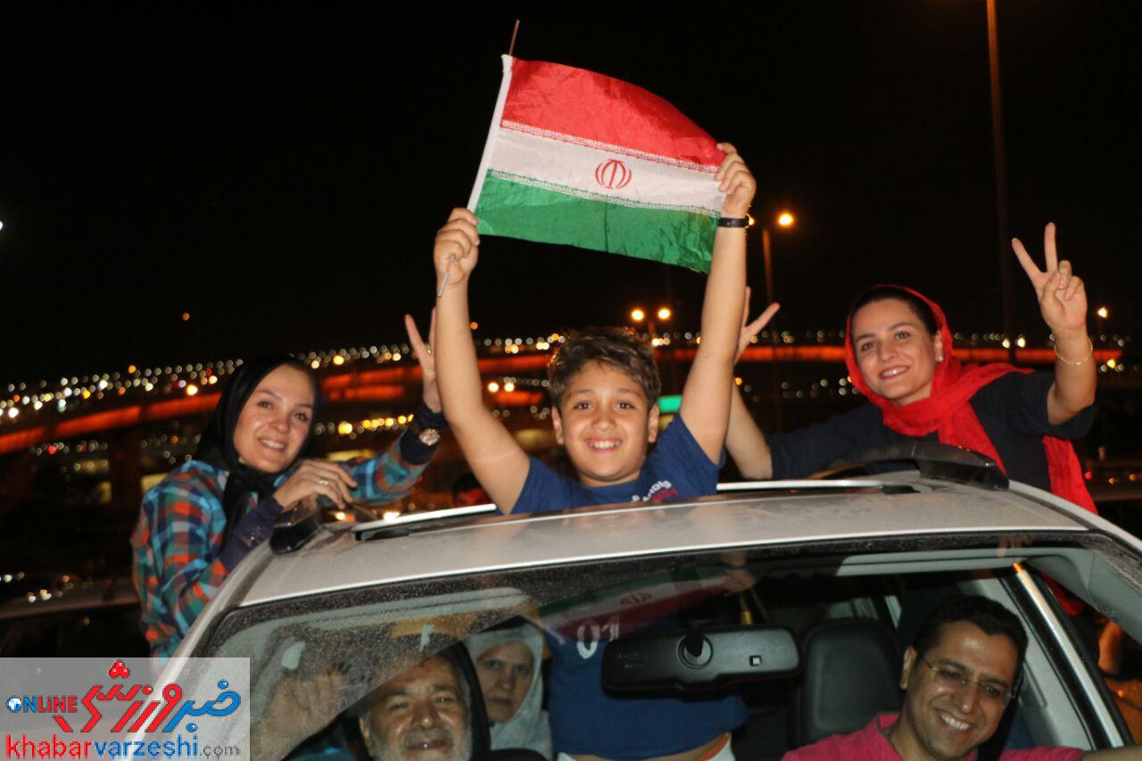 گزارش تصویری‌| جشن و پایکوبی مردم پس از پیروزی تیم‌ملی برابر مراکش