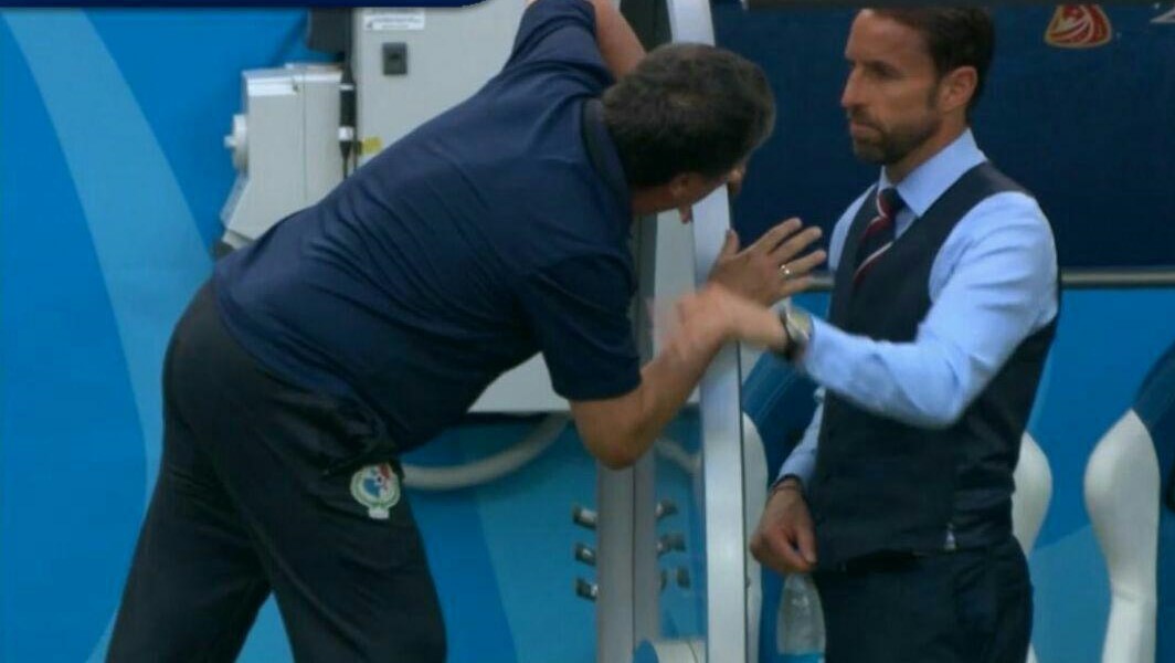 عکس| رفتار عجیب مربی پاناما مقابل انگلیس