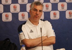 انتقاد سرمربی تیم ملی بسکتبال از تیم کی‌روش: در ۳ بازی ۳ پاس سالم ندادند