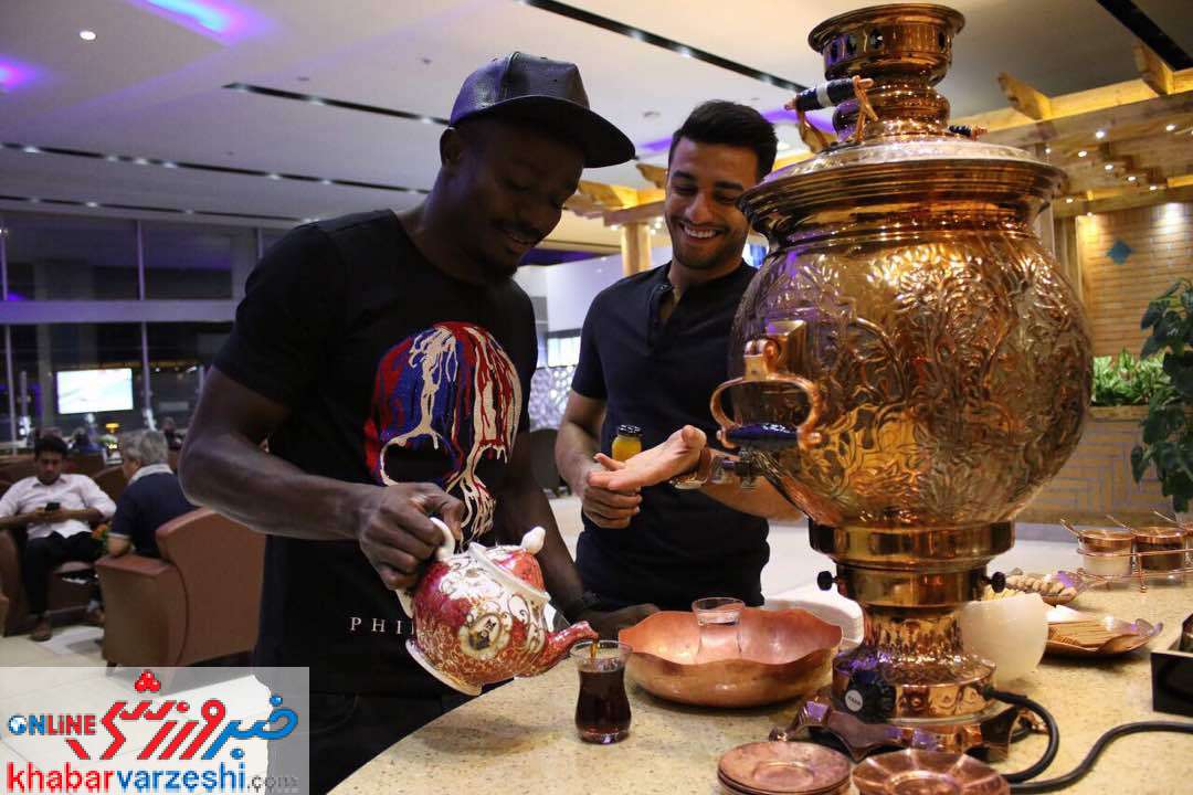 منشا: تا آخر قراردادم در پرسپولیس می‌مانم