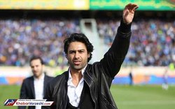 فرهاد مجیدی: اطرافیان افتخاری به جای خدمت، مشغول خاله زنک بازی هستند